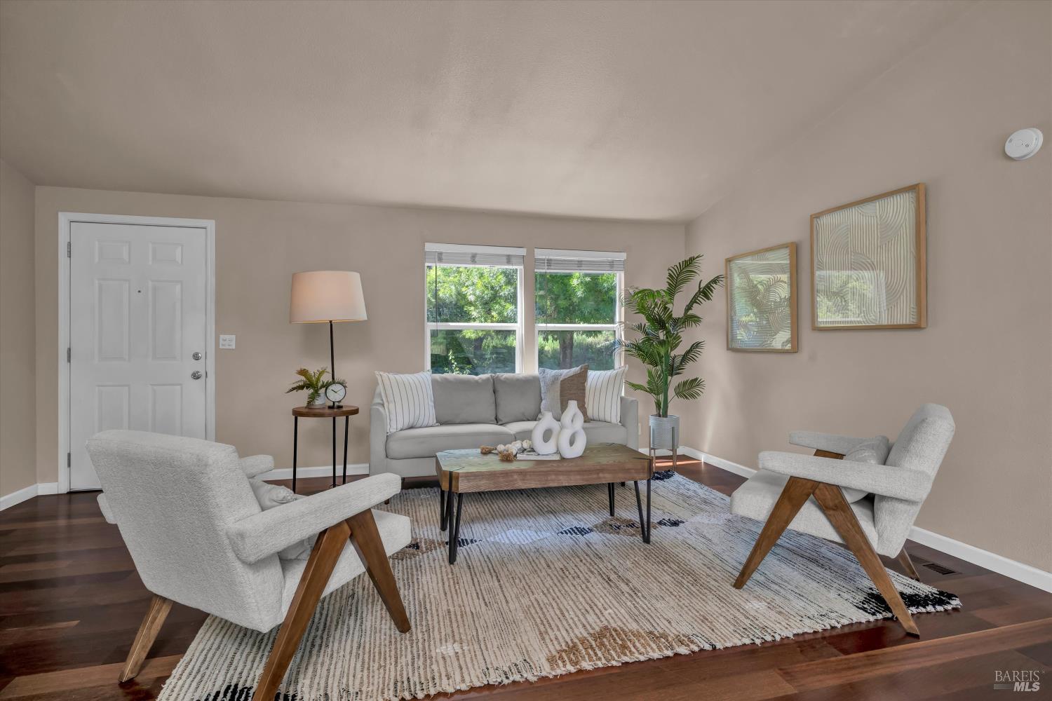 Detail Gallery Image 14 of 73 For 9700 Spring Valley Rd, Potter Valley,  CA 95469 - 3 Beds | 2 Baths