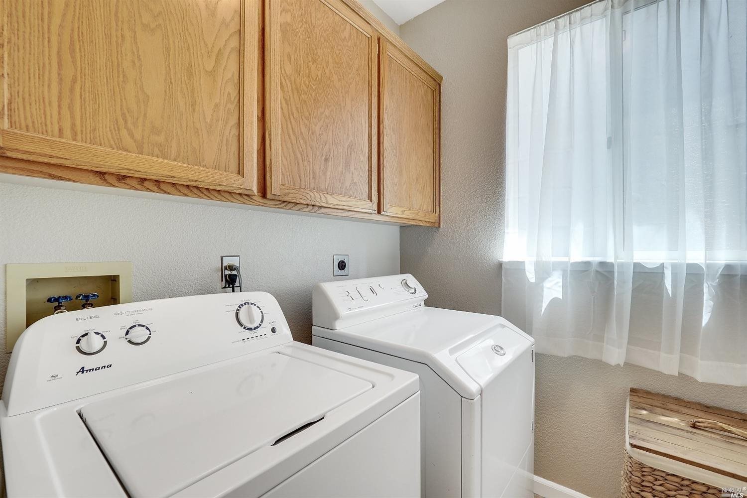 Detail Gallery Image 9 of 11 For 915 Tipperary Dr, Vacaville,  CA 95688 - 3 Beds | 2 Baths