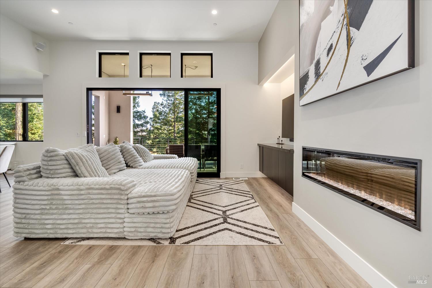Detail Gallery Image 13 of 60 For 1994 W Bristlecone Ct, Santa Rosa,  CA 95403 - 4 Beds | 3/1 Baths