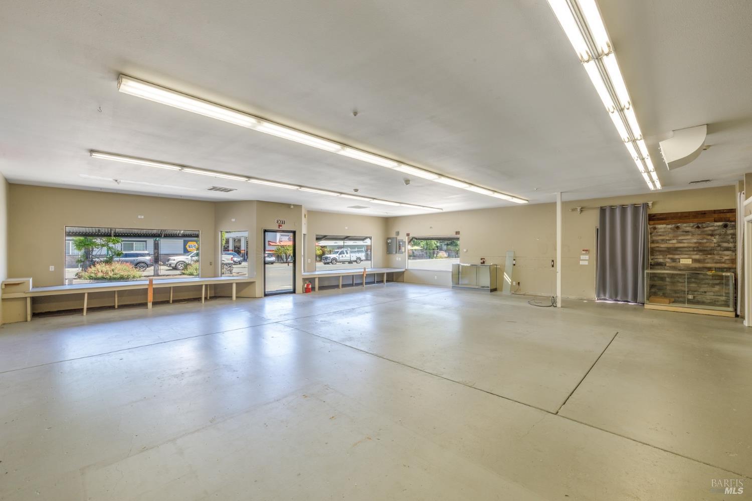 Detail Gallery Image 6 of 25 For 219 S Cloverdale Blvd, Cloverdale,  CA 95425 - – Beds | – Baths