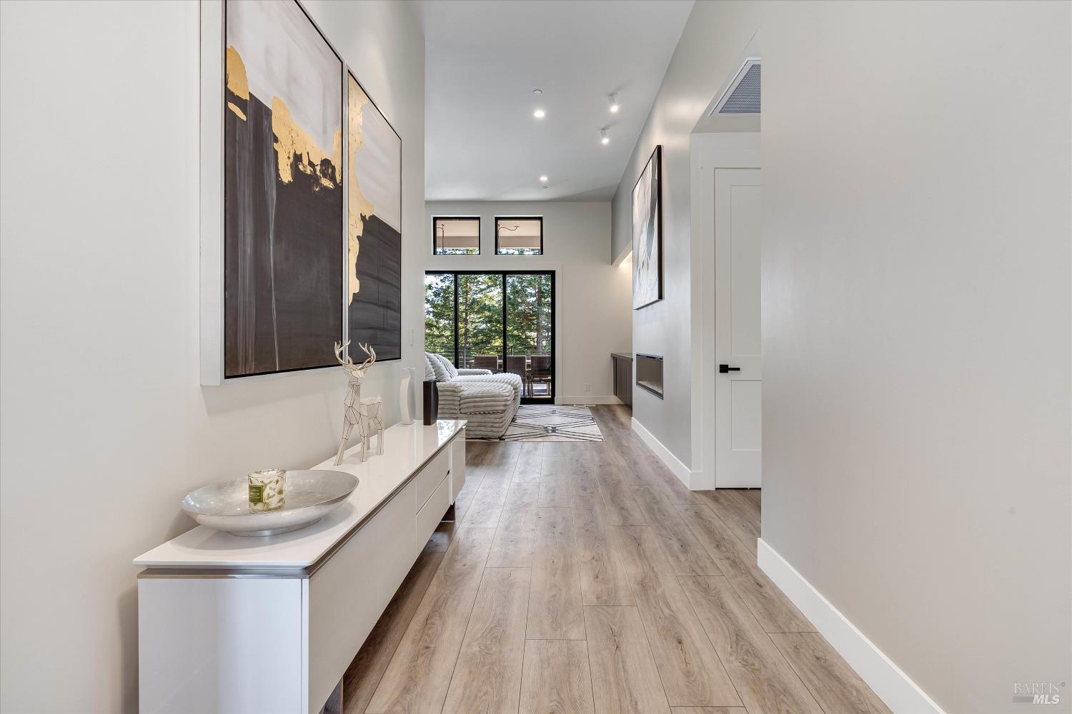 Detail Gallery Image 15 of 60 For 1994 W Bristlecone Ct, Santa Rosa,  CA 95403 - 4 Beds | 3/1 Baths