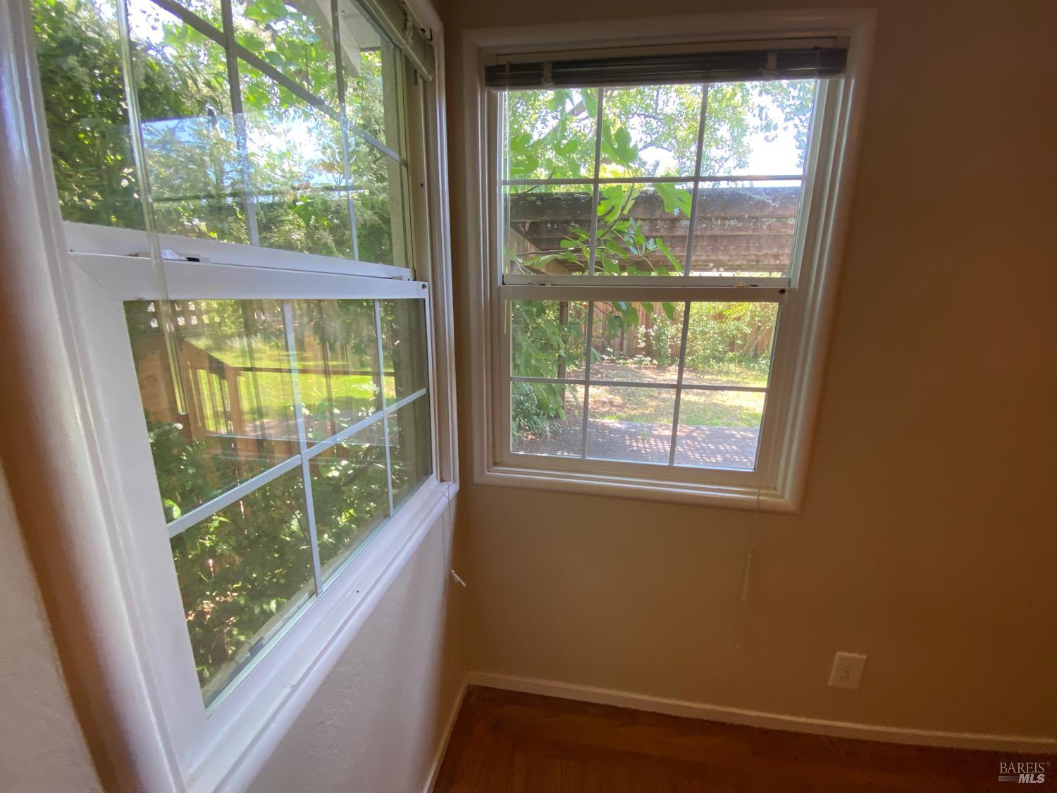 Detail Gallery Image 44 of 64 For 1125 East Ct, Novato,  CA 94945 - 2 Beds | 1 Baths