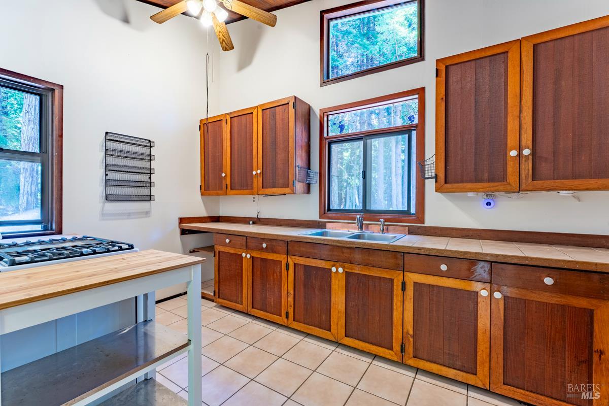 Detail Gallery Image 10 of 35 For 32371 Middle Ridge Rd, Albion,  CA 95410 - 2 Beds | 1 Baths