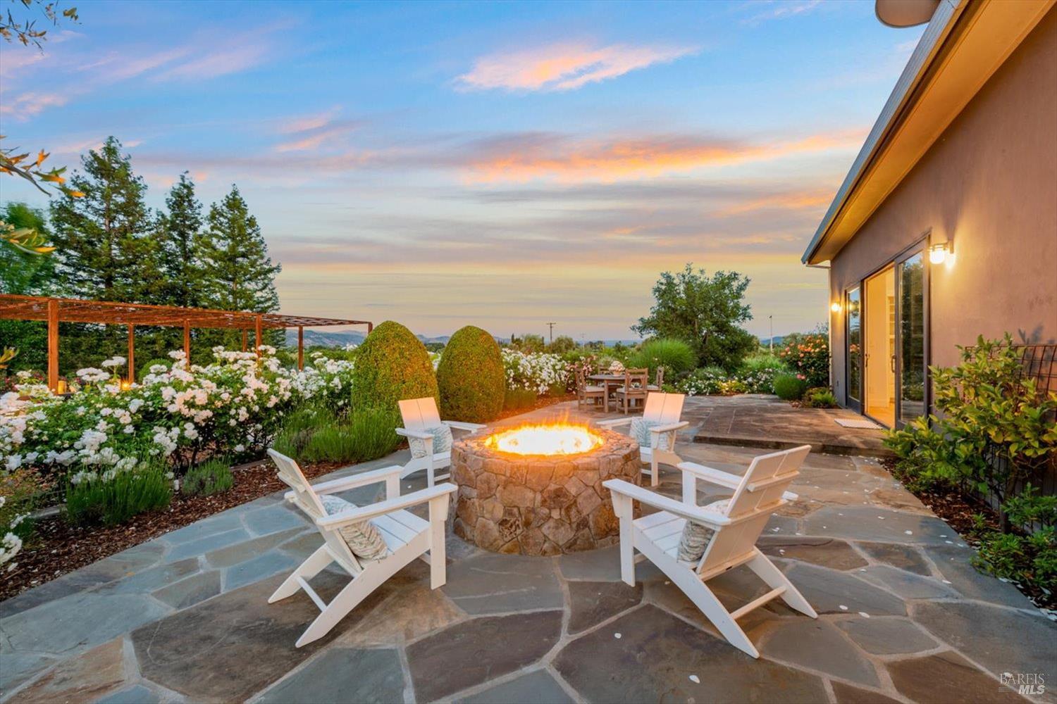 Detail Gallery Image 19 of 44 For 1480 S Whitehall Ln, Saint Helena,  CA 94574 - 4 Beds | 4/1 Baths