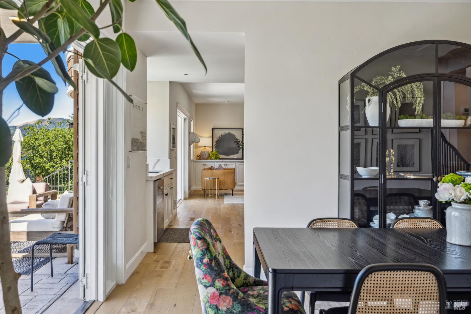Detail Gallery Image 25 of 64 For 6 Live Oak Way, San Rafael,  CA 94901 - 4 Beds | 4/1 Baths