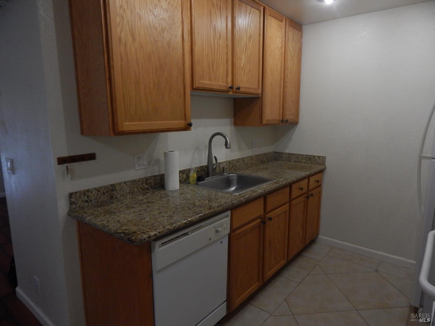 Detail Gallery Image 4 of 26 For 524 Arcadia Dr, Vacaville,  CA 95687 - 1 Beds | 1 Baths