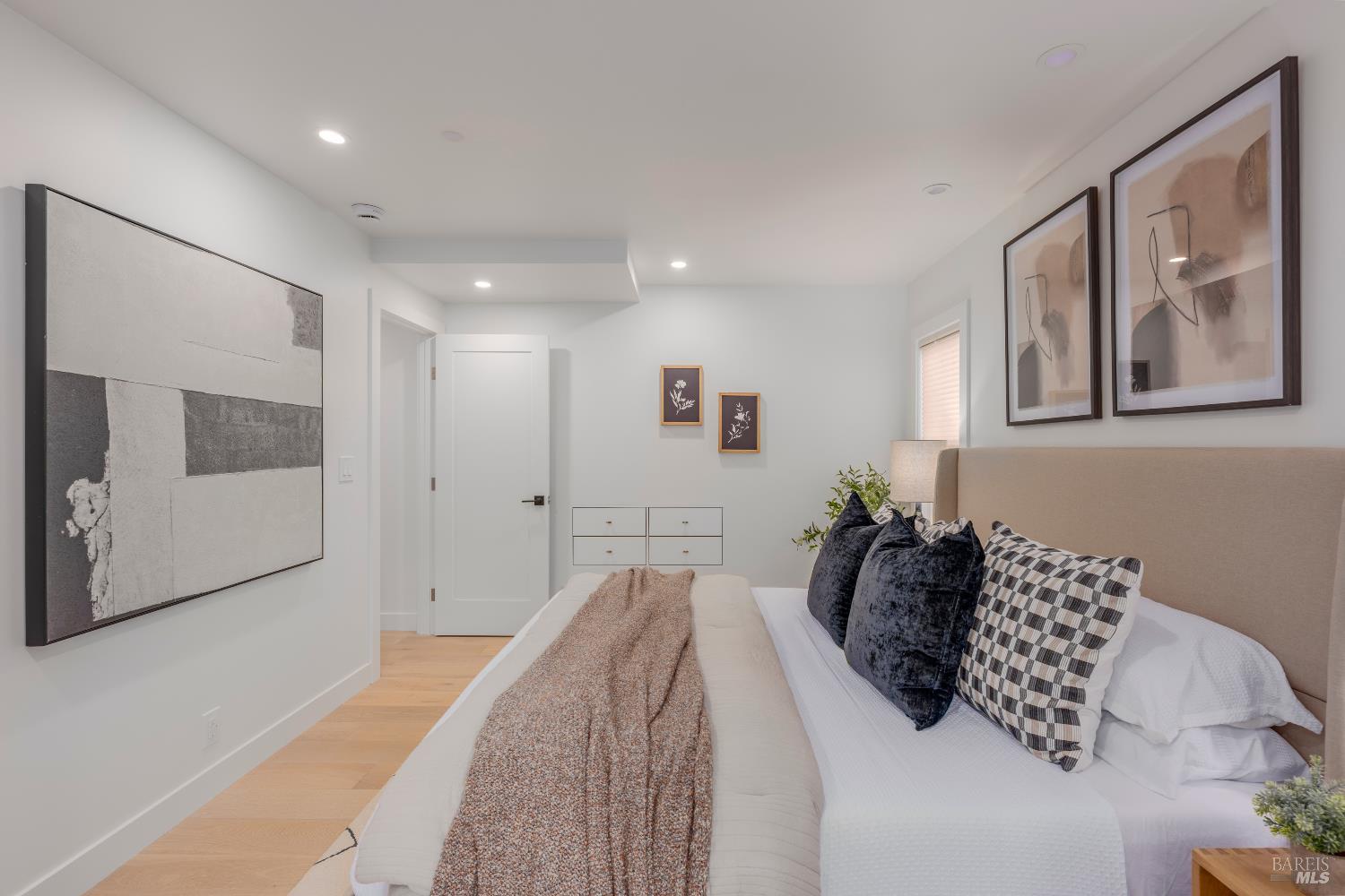 Detail Gallery Image 27 of 52 For 825 Austin Ave, Sonoma,  CA 95476 - 4 Beds | 3/1 Baths
