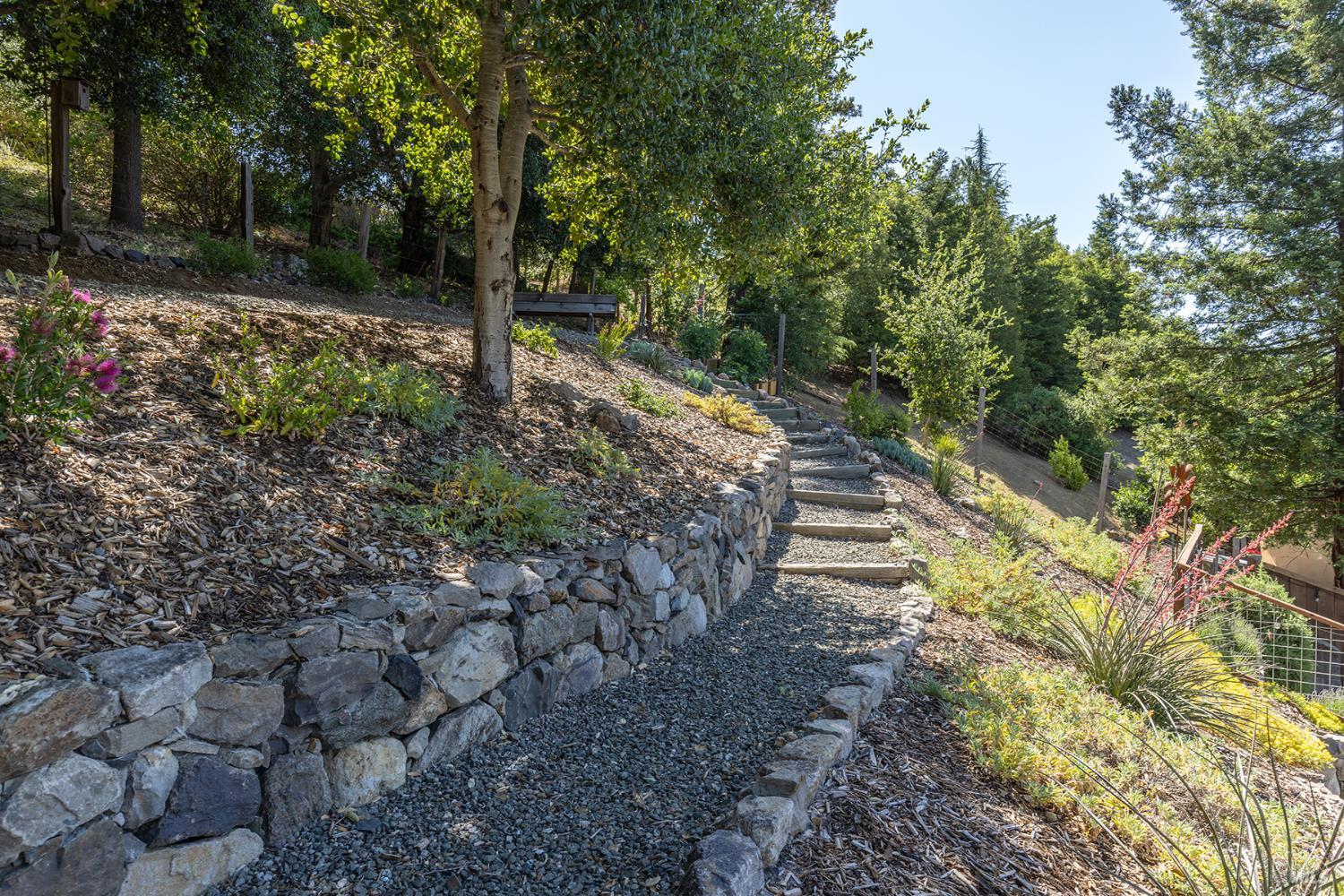 Detail Gallery Image 27 of 45 For 3336 Brittany Cir, Napa,  CA 94558 - 3 Beds | 2 Baths