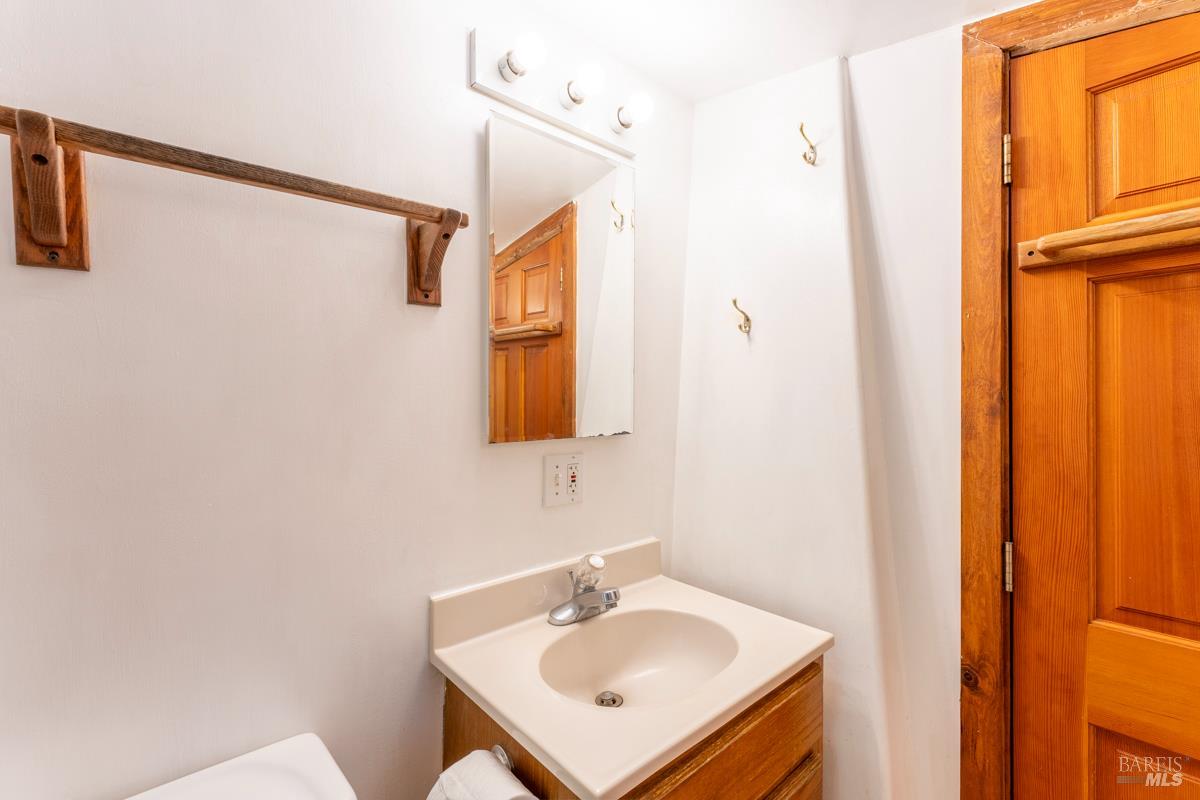 Detail Gallery Image 24 of 35 For 32371 Middle Ridge Rd, Albion,  CA 95410 - 2 Beds | 1 Baths