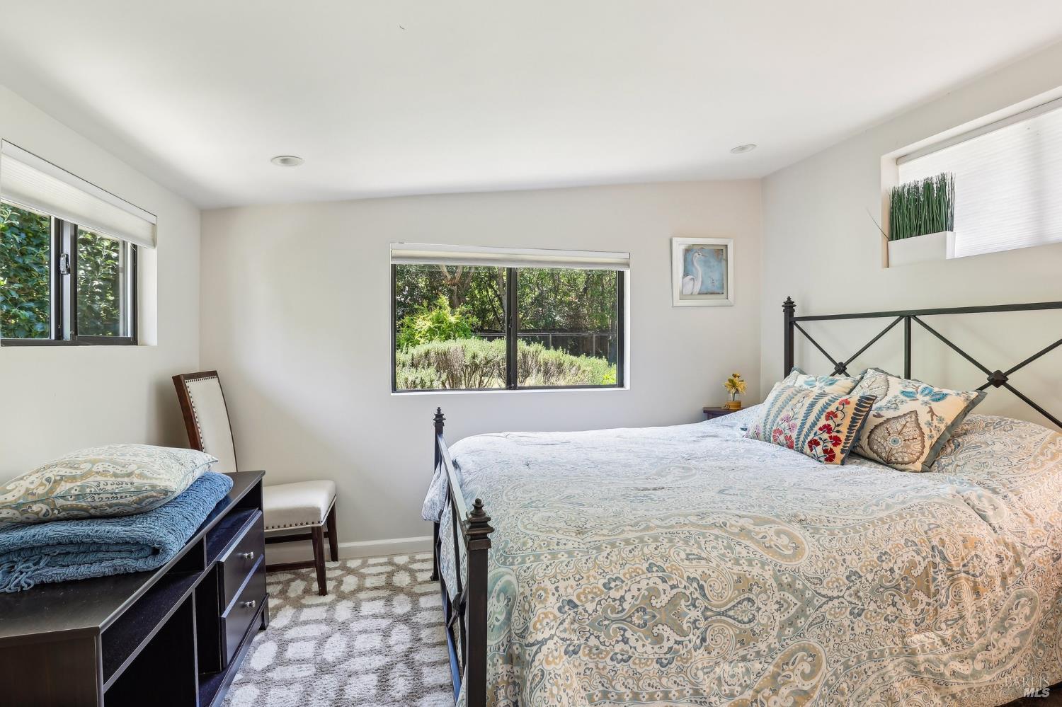 Detail Gallery Image 31 of 41 For 225 Van Winkle Dr, San Anselmo,  CA 94960 - 5 Beds | 4 Baths