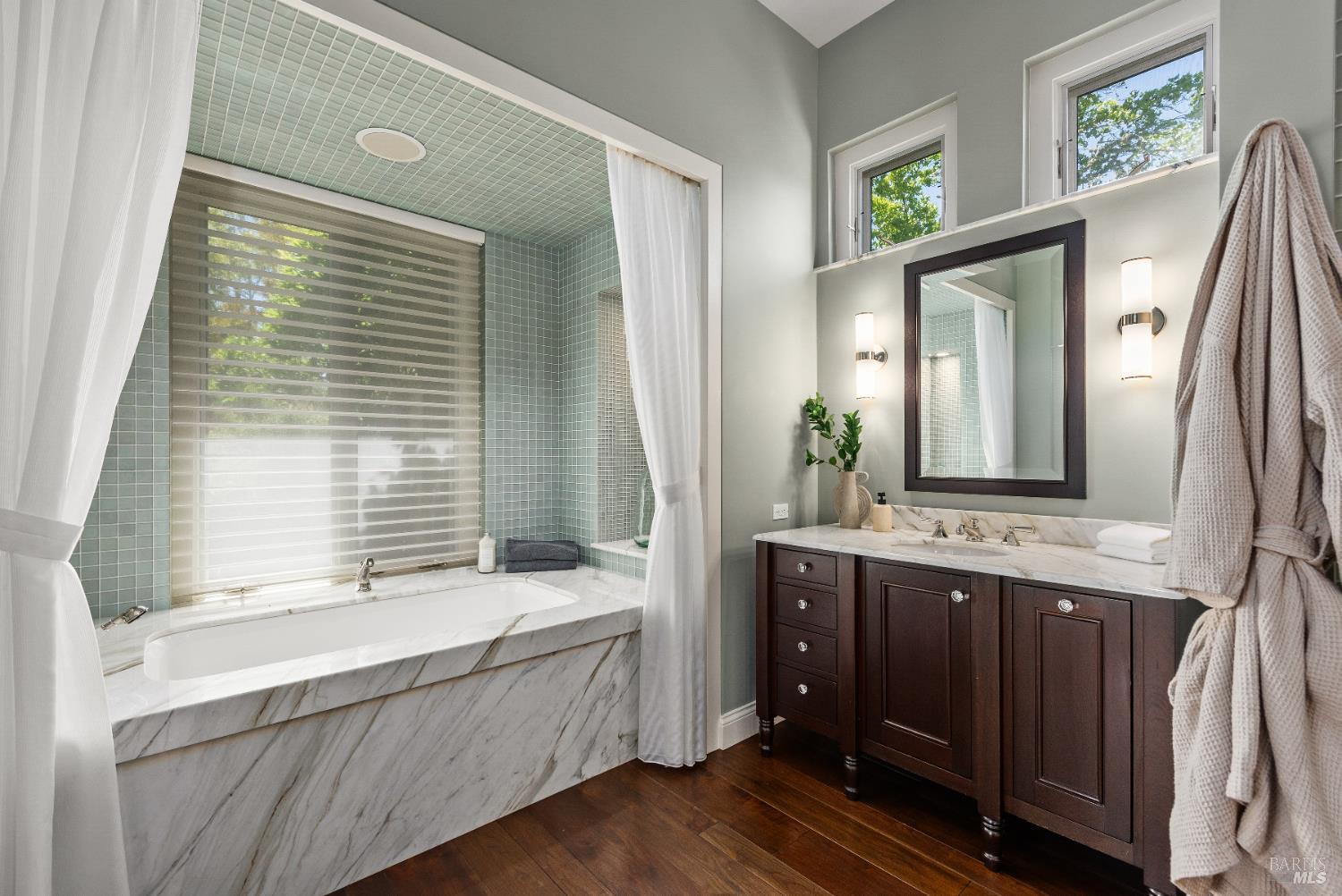 Detail Gallery Image 32 of 96 For 4030 Old Barn Rd, Healdsburg,  CA 95448 - 4 Beds | 5/1 Baths