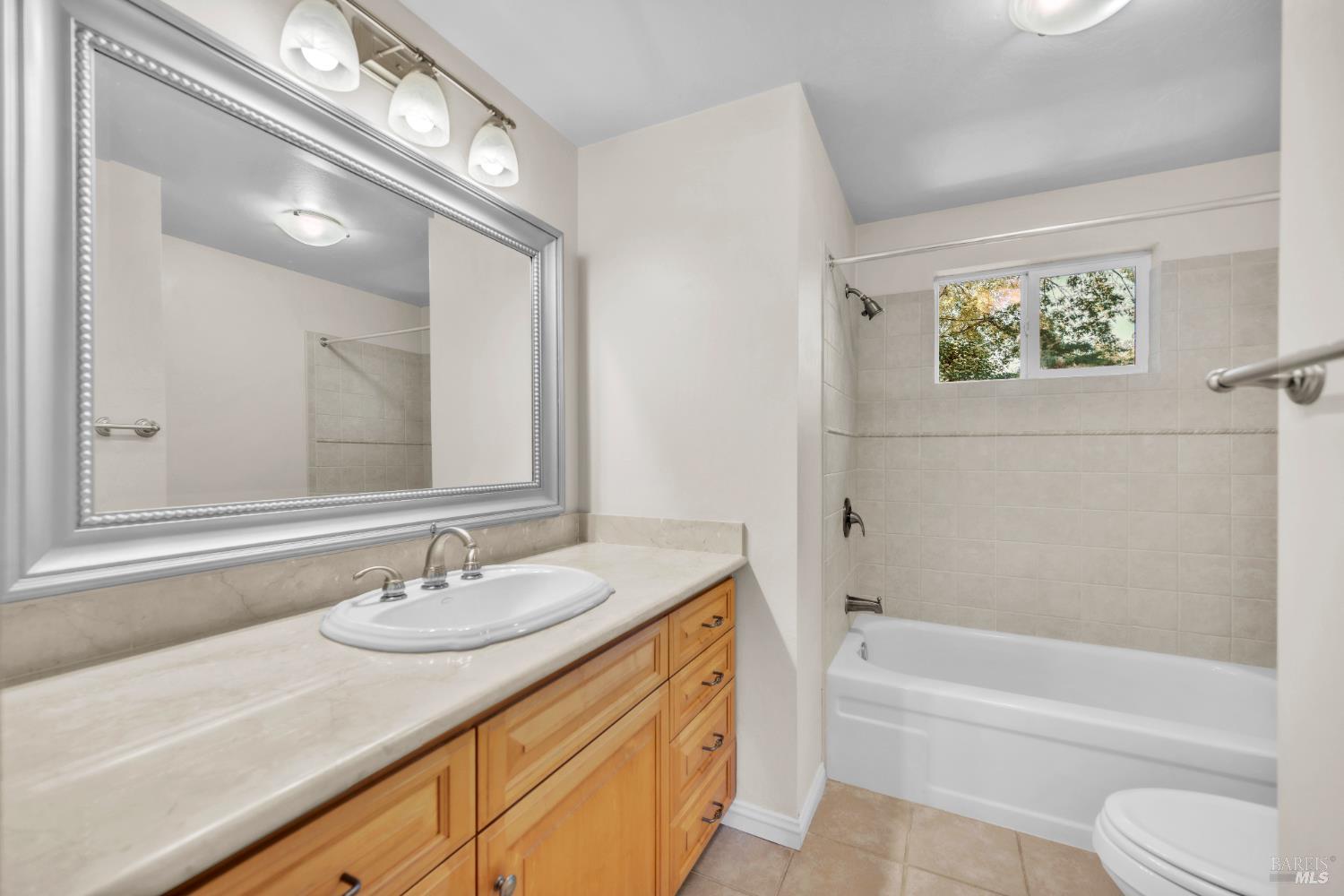 Lang Court, Santa Rosa, California image 16