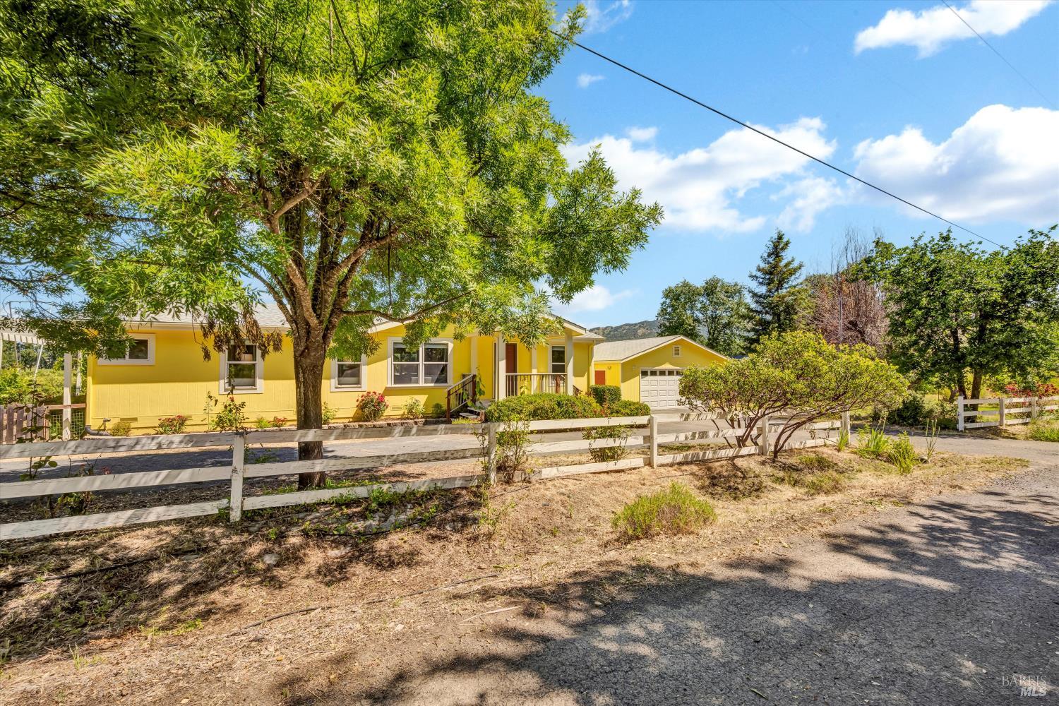 Detail Gallery Image 9 of 73 For 9700 Spring Valley Rd, Potter Valley,  CA 95469 - 3 Beds | 2 Baths