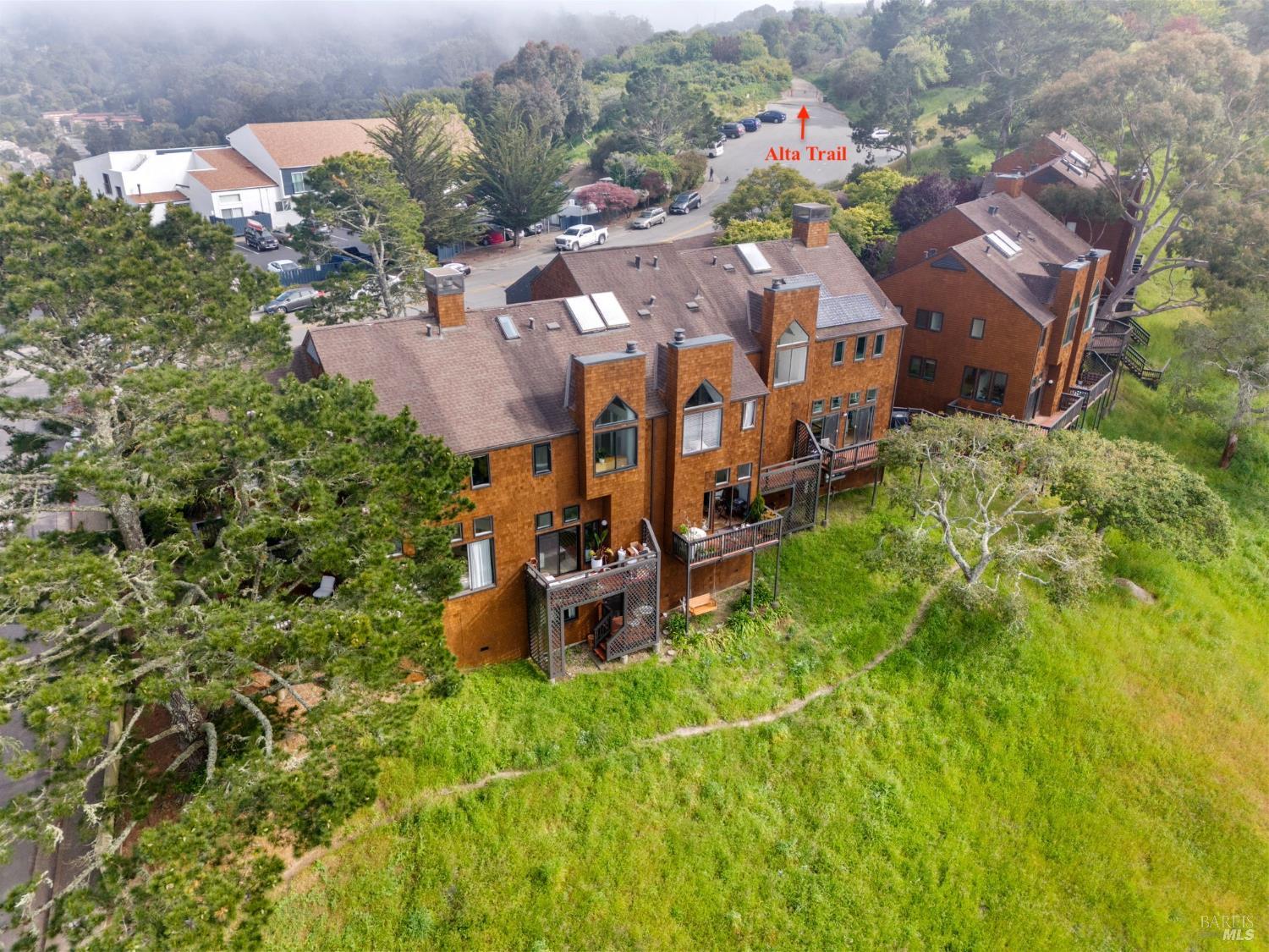 Detail Gallery Image 5 of 26 For 402 Donahue St, Sausalito,  CA 94965 - 3 Beds | 2/1 Baths
