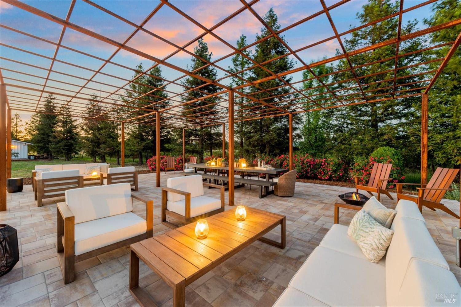 Detail Gallery Image 20 of 44 For 1480 S Whitehall Ln, Saint Helena,  CA 94574 - 4 Beds | 4/1 Baths
