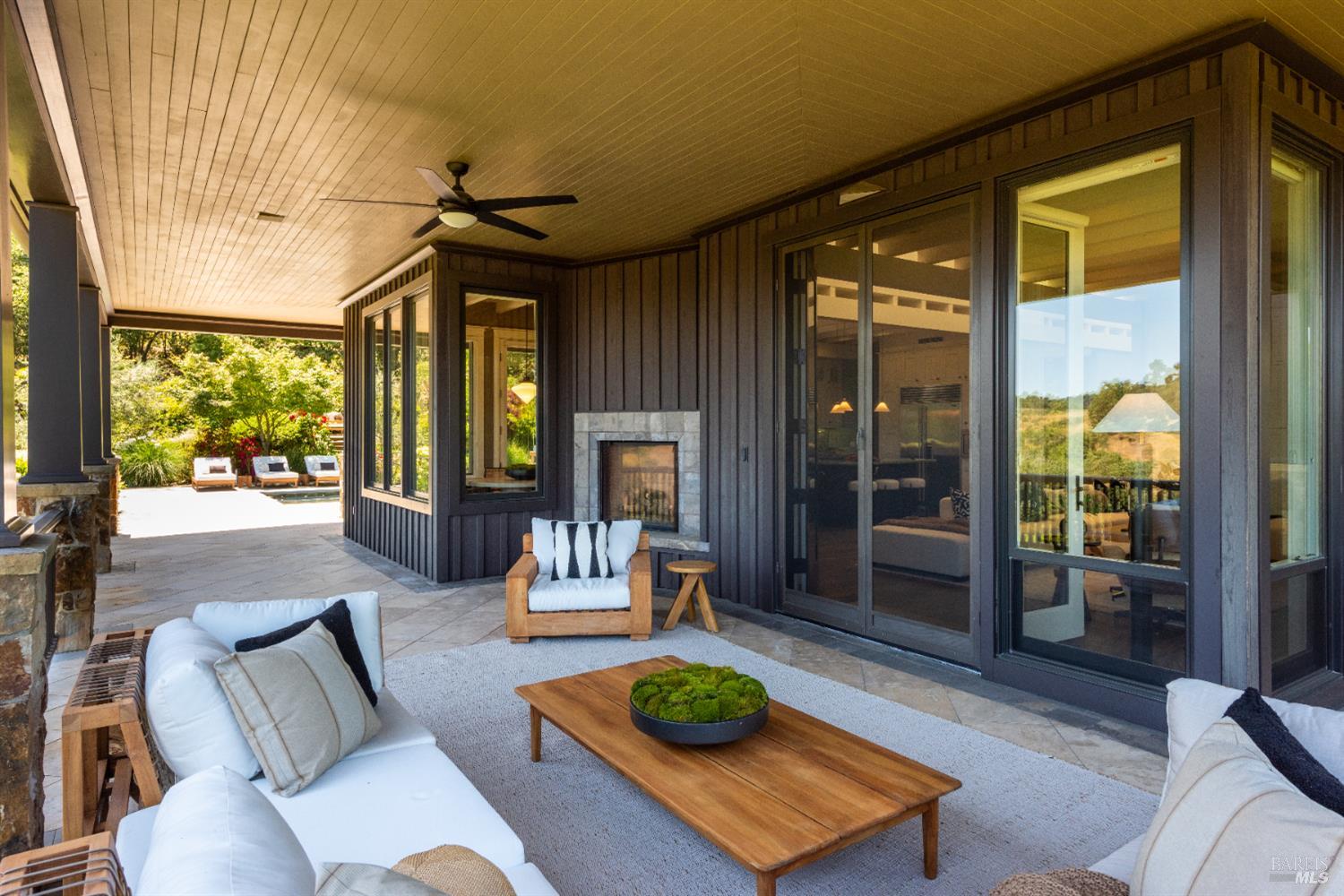 Detail Gallery Image 20 of 96 For 4030 Old Barn Rd, Healdsburg,  CA 95448 - 4 Beds | 5/1 Baths