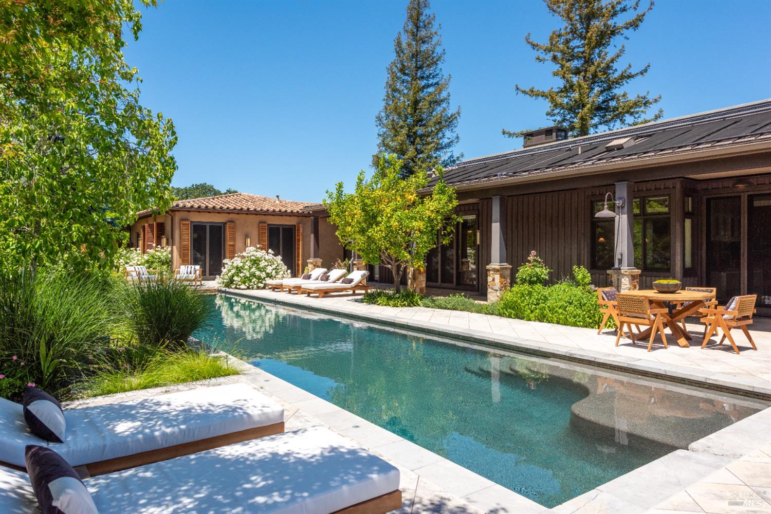 Detail Gallery Image 5 of 96 For 4030 Old Barn Rd, Healdsburg,  CA 95448 - 4 Beds | 5/1 Baths