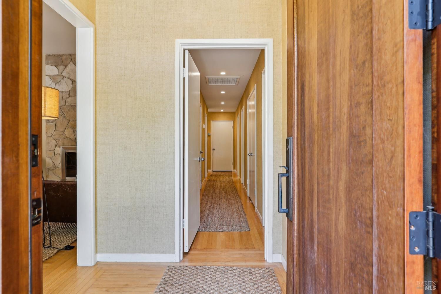 Detail Gallery Image 4 of 41 For 225 Van Winkle Dr, San Anselmo,  CA 94960 - 5 Beds | 4 Baths