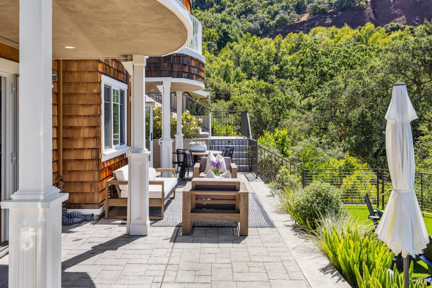 Detail Gallery Image 38 of 64 For 6 Live Oak Way, San Rafael,  CA 94901 - 4 Beds | 4/1 Baths