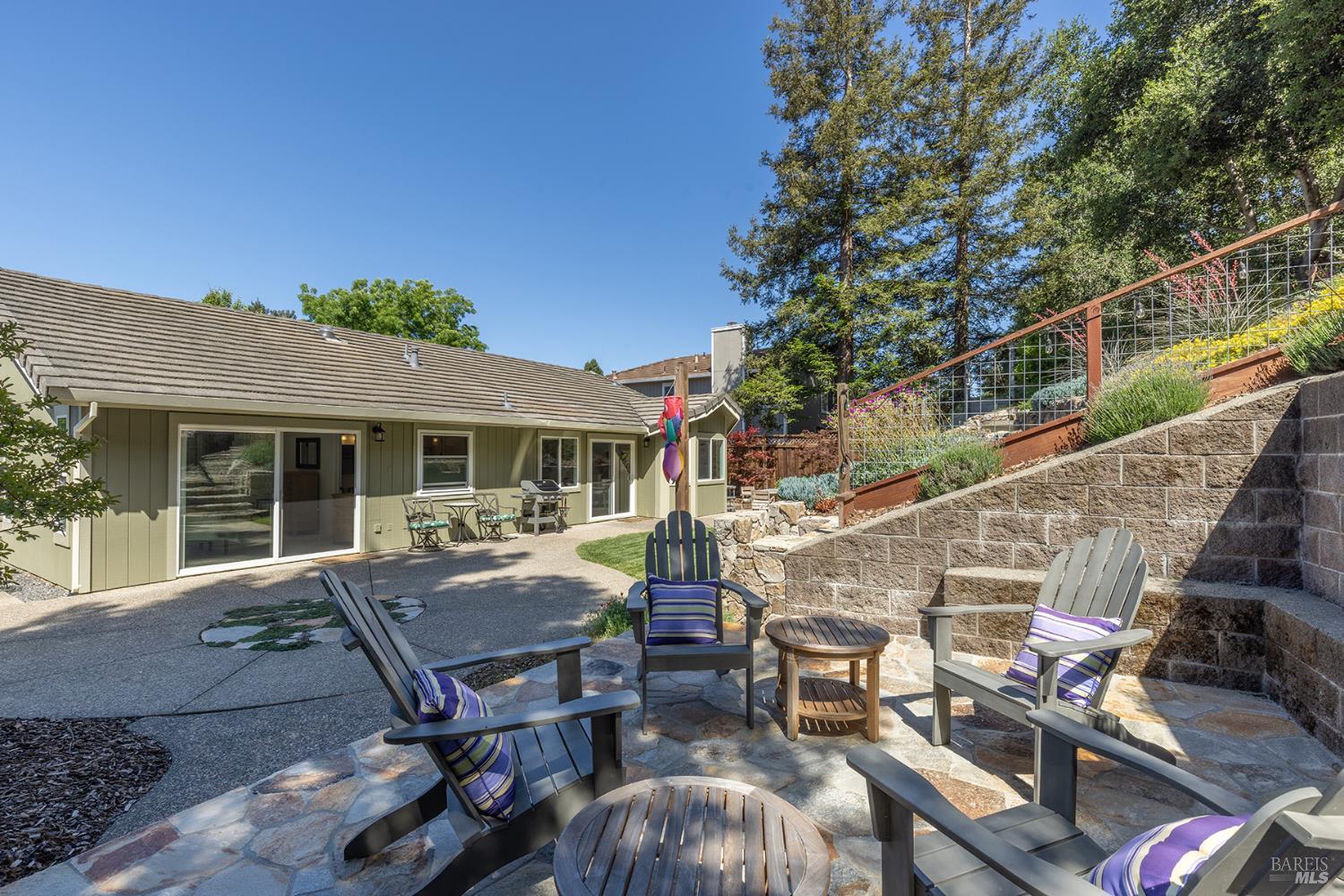 Detail Gallery Image 25 of 45 For 3336 Brittany Cir, Napa,  CA 94558 - 3 Beds | 2 Baths