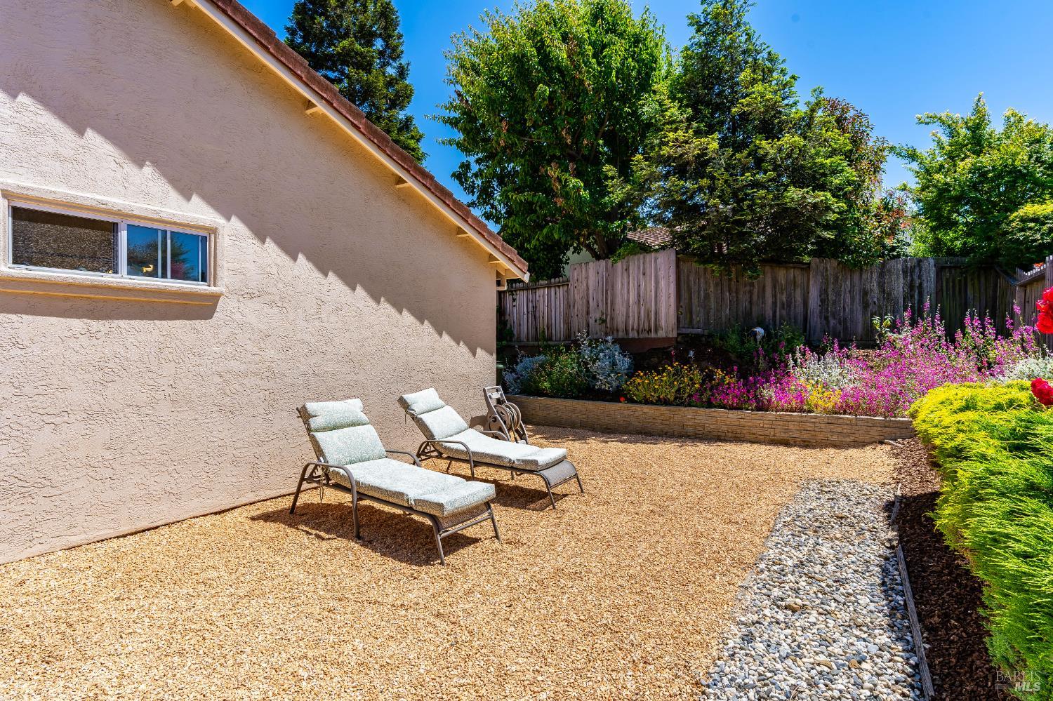 Detail Gallery Image 35 of 38 For 364 Columbia Cir, Benicia,  CA 94510 - 2 Beds | 2 Baths