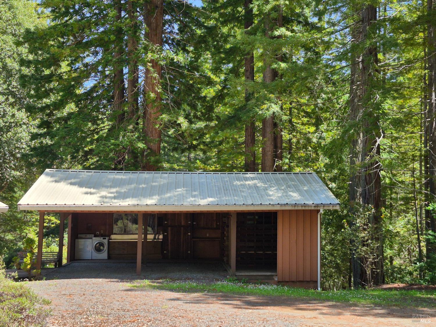 Detail Gallery Image 16 of 72 For 11903 Branscomb Rd, Branscomb,  CA 95454 - 3 Beds | 2 Baths