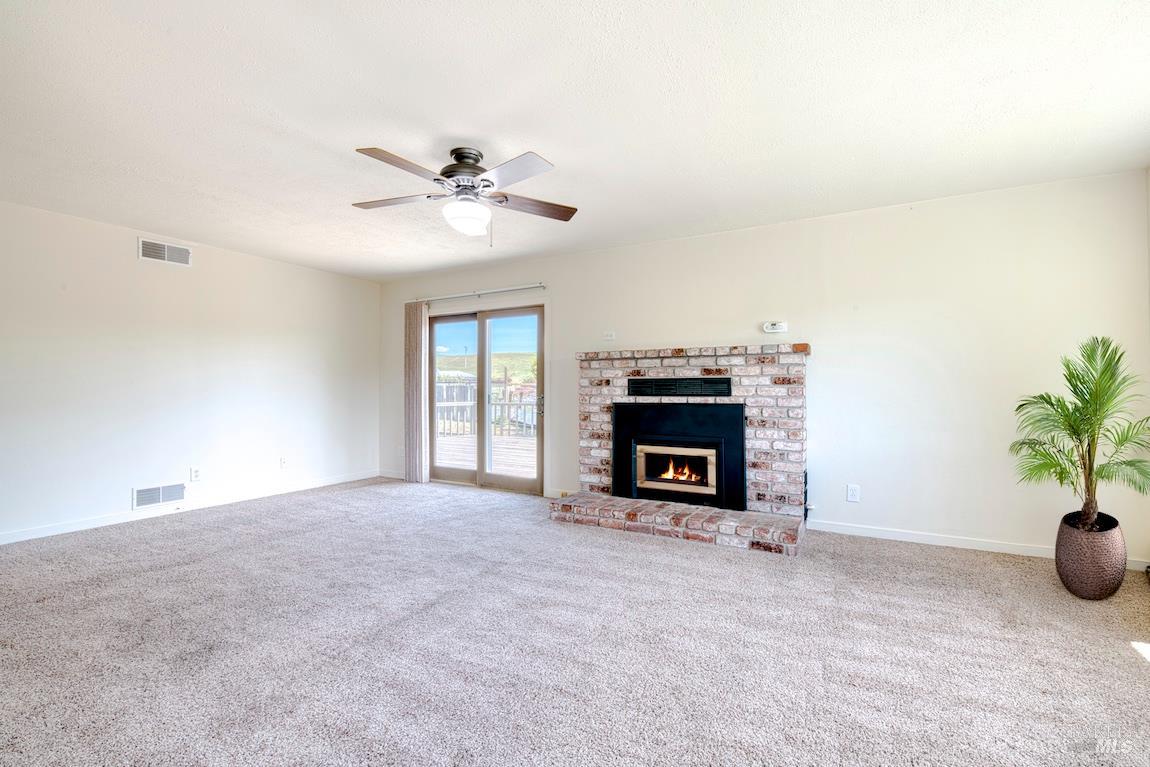 Detail Gallery Image 9 of 31 For 10940 State Route One Unkn, Point Reyes Station,  CA 94956 - 3 Beds | 1 Baths