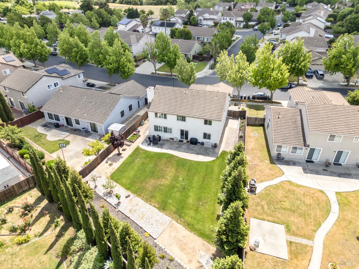 Detail Gallery Image 2 of 44 For 4822 N Ridgefield Way, Fairfield,  CA 94534 - 5 Beds | 3 Baths