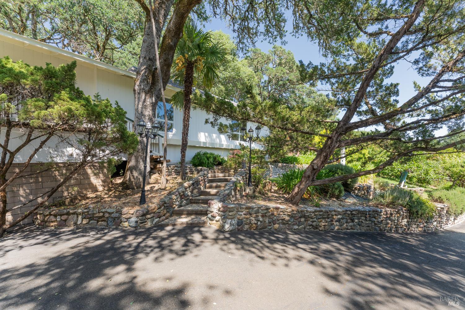 Detail Gallery Image 36 of 38 For 925 Knob Hill Rd, Ukiah,  CA 95482 - 3 Beds | 2 Baths