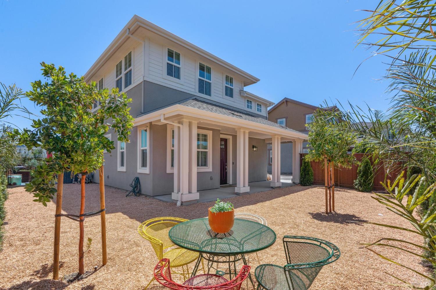 Detail Gallery Image 8 of 69 For 1749 Guadalupe St, Petaluma,  CA 94952 - 4 Beds | 3 Baths