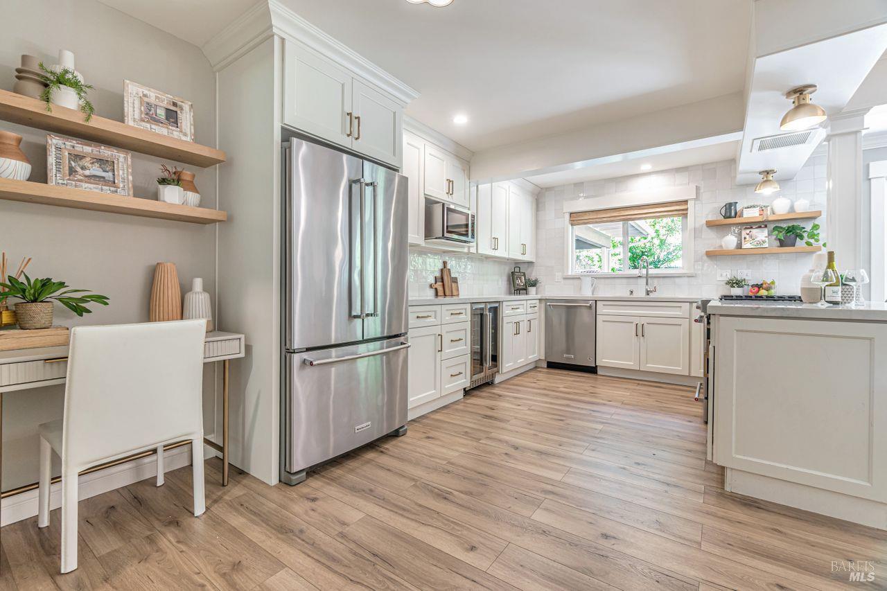 Detail Gallery Image 8 of 37 For 37 Angela Ave, San Anselmo,  CA 94960 - 4 Beds | 2/1 Baths