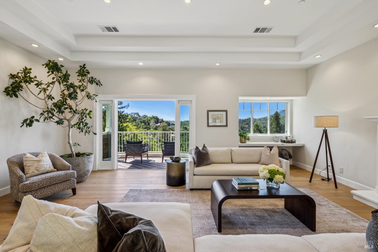 Detail Gallery Image 11 of 64 For 6 Live Oak Way, San Rafael,  CA 94901 - 4 Beds | 4/1 Baths