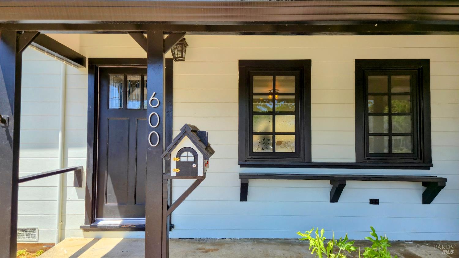 Detail Gallery Image 3 of 62 For 600 Miller Creek Rd, San Rafael,  CA 94903 - 3 Beds | 2/1 Baths