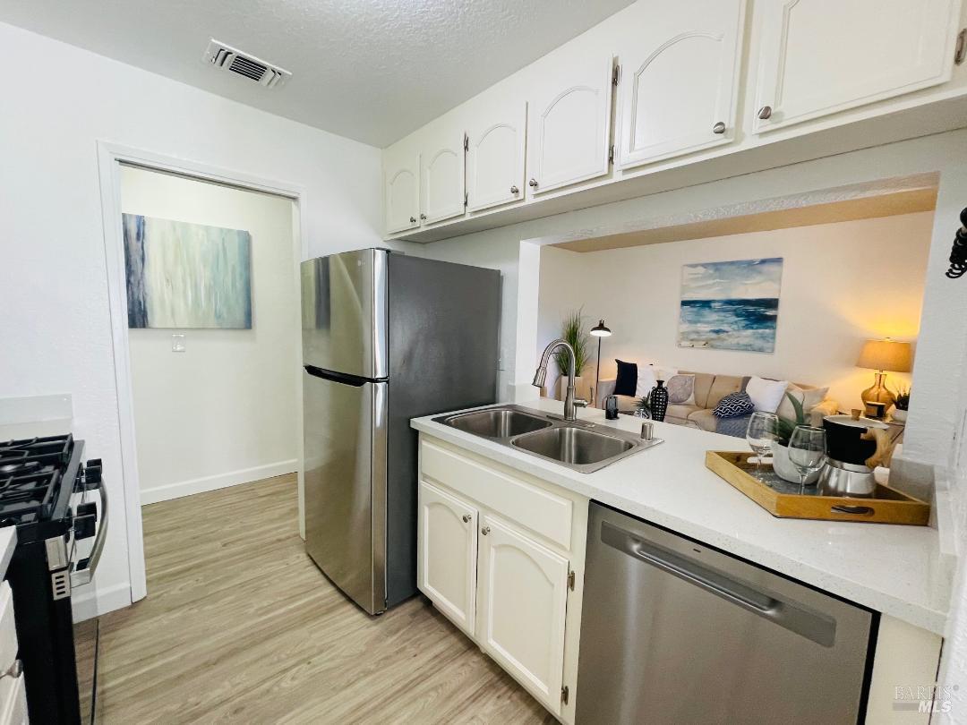 Detail Gallery Image 7 of 19 For 225 Pennsylvania Ave #B1,  Fairfield,  CA 94533 - 2 Beds | 2 Baths