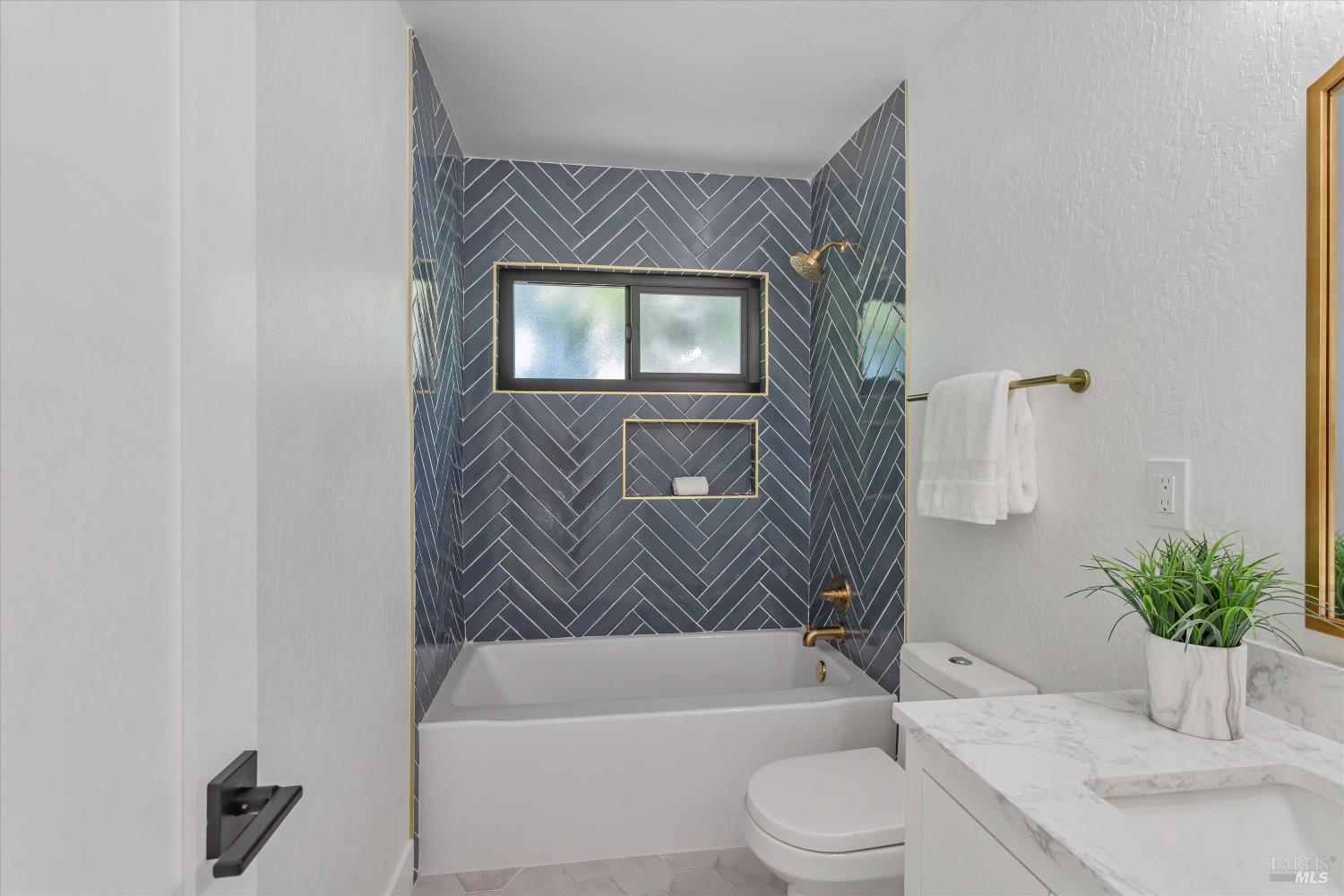 Detail Gallery Image 24 of 40 For 690 Hudson Ct, Sonoma,  CA 95476 - 4 Beds | 3 Baths