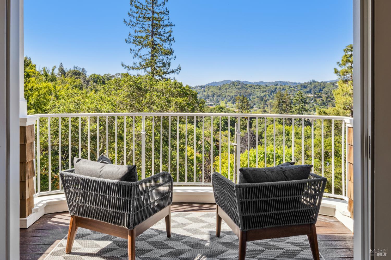 Detail Gallery Image 51 of 64 For 6 Live Oak Way, San Rafael,  CA 94901 - 4 Beds | 4/1 Baths