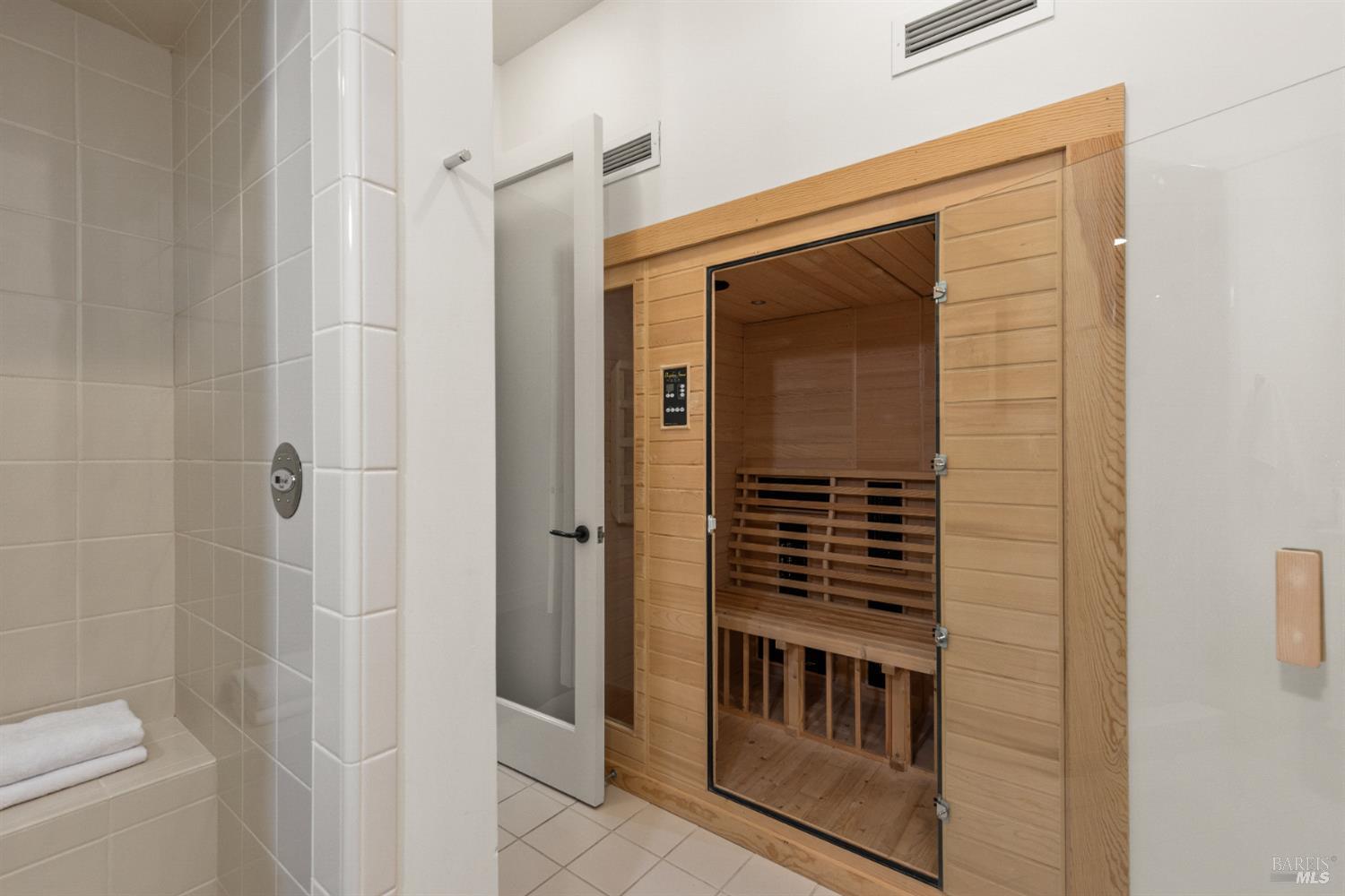 Detail Gallery Image 44 of 96 For 4030 Old Barn Rd, Healdsburg,  CA 95448 - 4 Beds | 5/1 Baths
