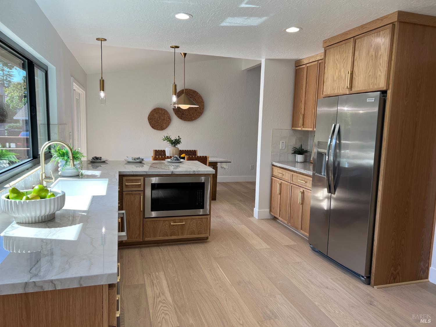 Detail Gallery Image 12 of 40 For 690 Hudson Ct, Sonoma,  CA 95476 - 4 Beds | 3 Baths