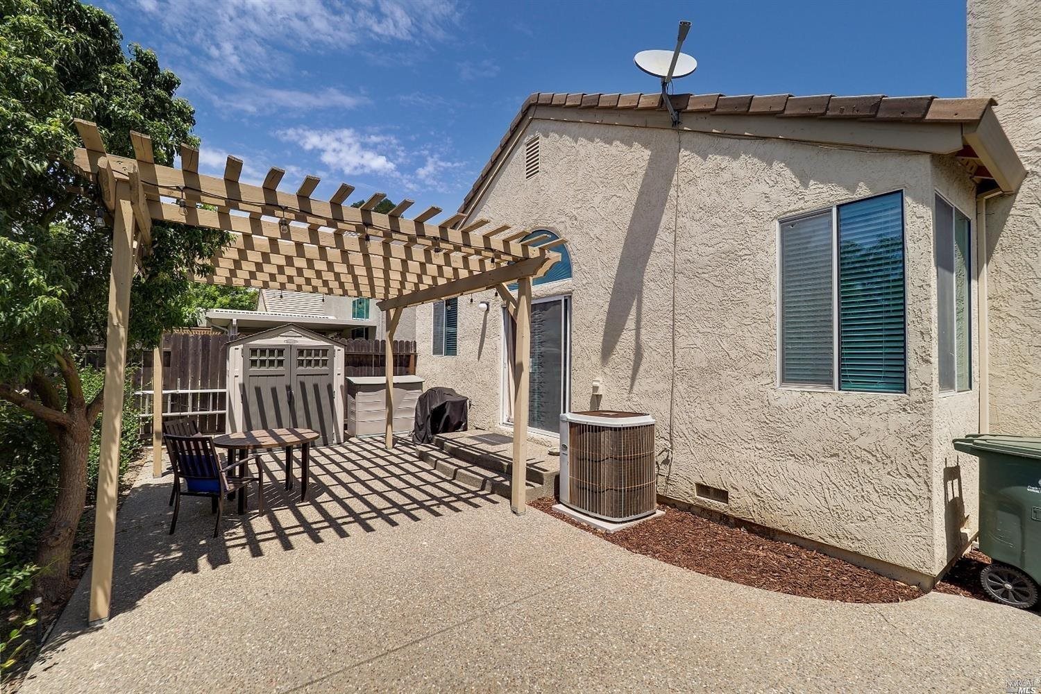 Detail Gallery Image 11 of 11 For 915 Tipperary Dr, Vacaville,  CA 95688 - 3 Beds | 2 Baths