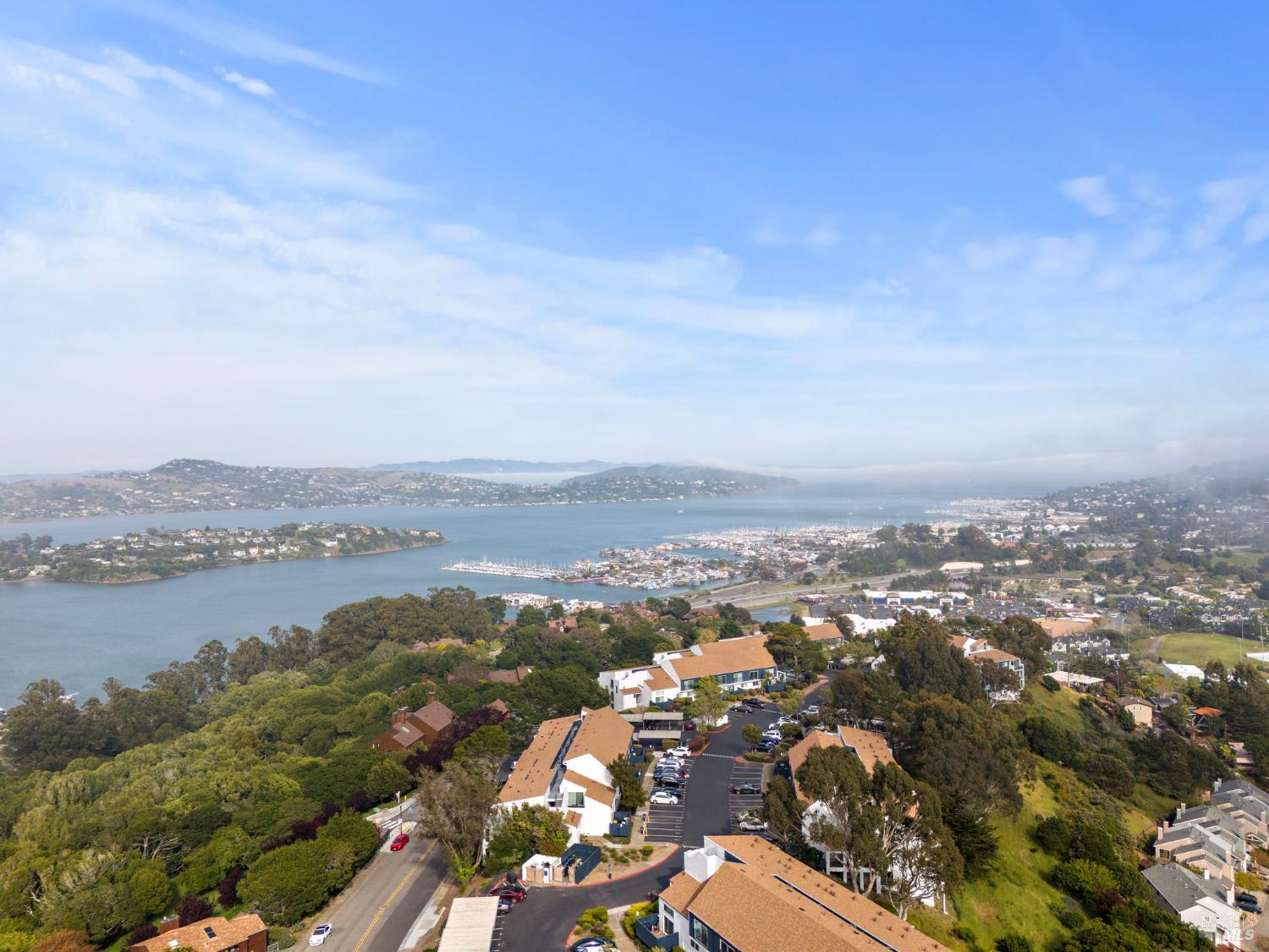 Detail Gallery Image 22 of 26 For 402 Donahue St, Sausalito,  CA 94965 - 3 Beds | 2/1 Baths