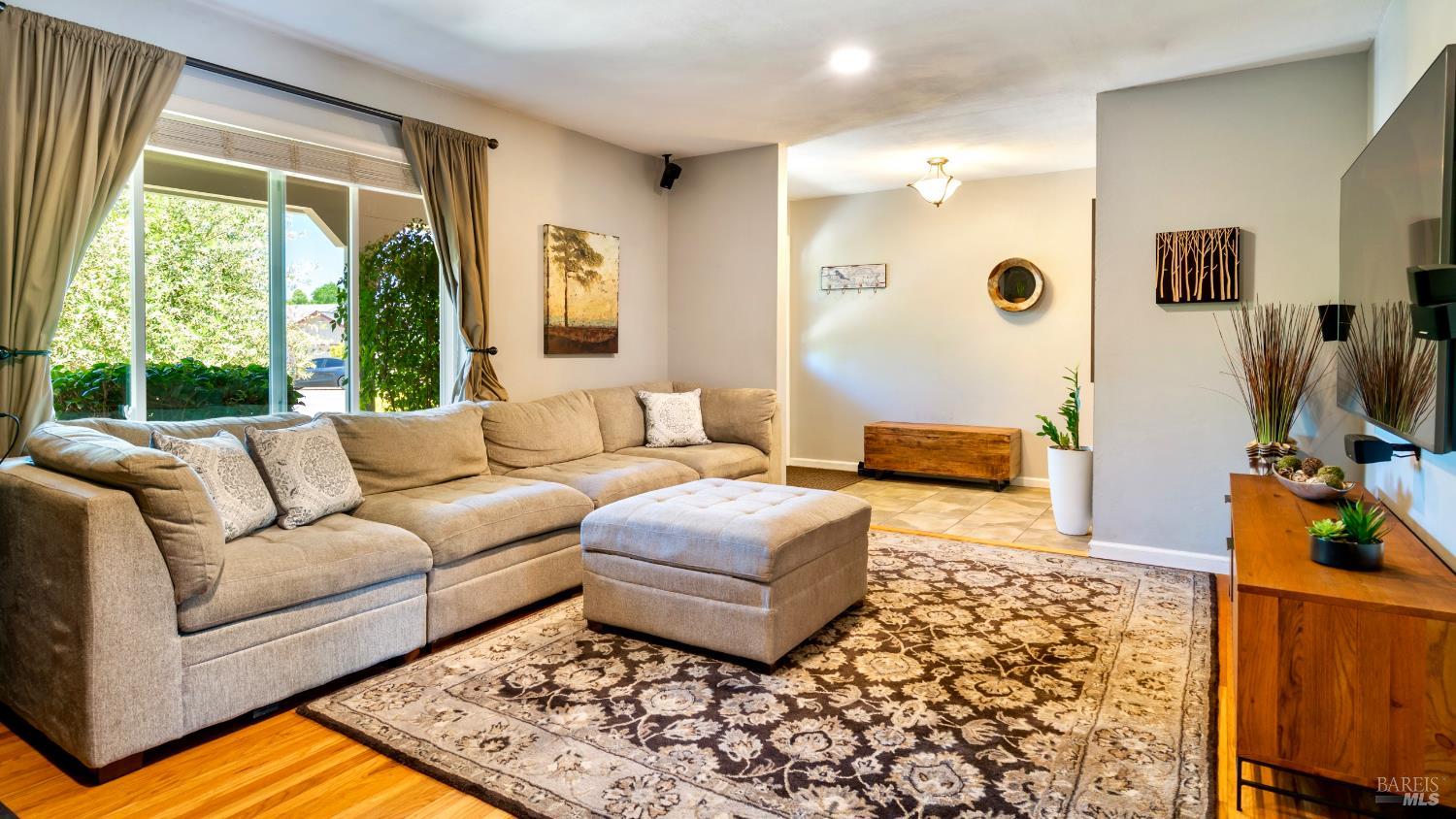 Detail Gallery Image 19 of 38 For 1523 Bruce Ct, Santa Rosa,  CA 95401 - 3 Beds | 2 Baths