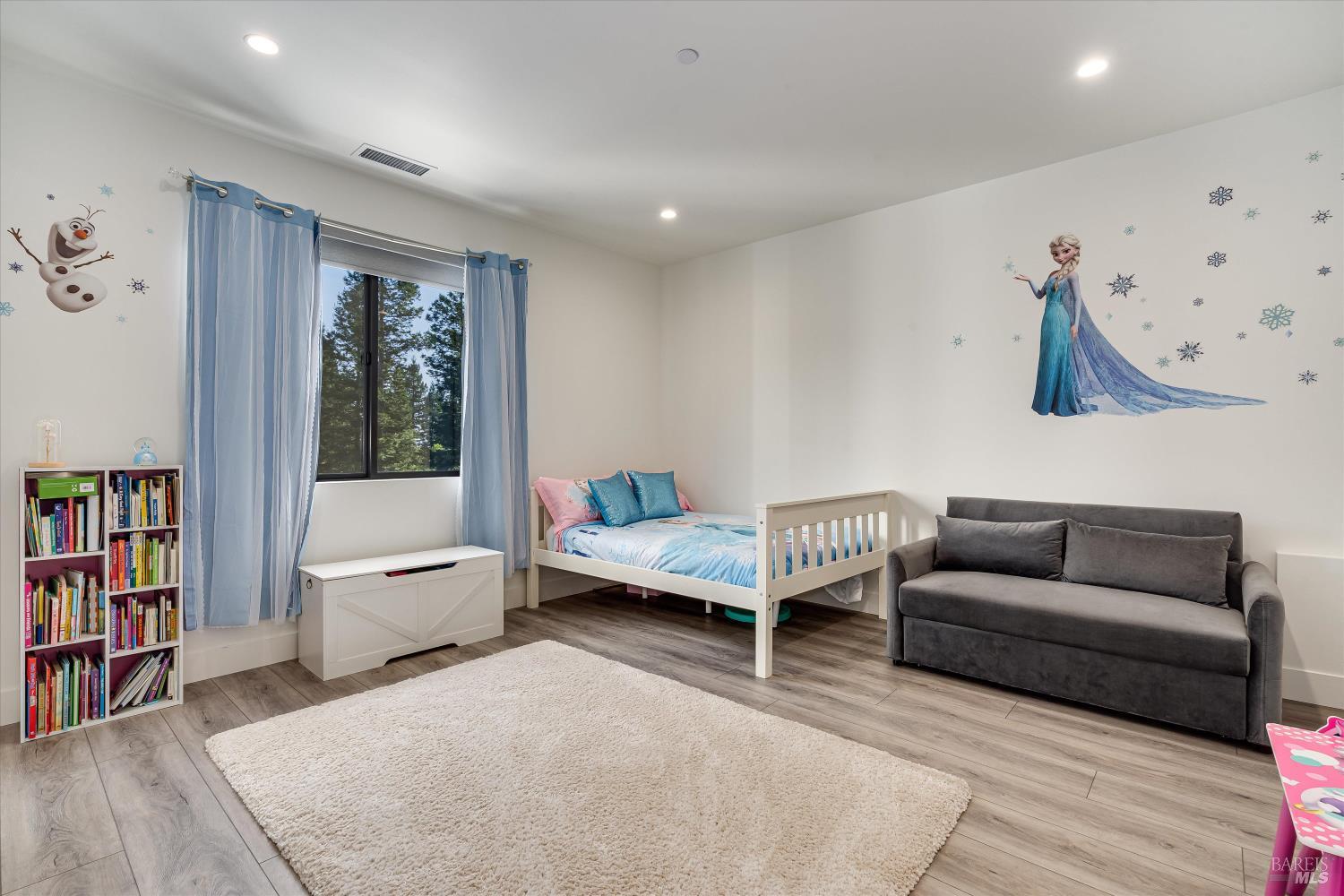 Detail Gallery Image 35 of 60 For 1994 W Bristlecone Ct, Santa Rosa,  CA 95403 - 4 Beds | 3/1 Baths