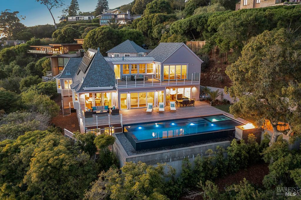 Detail Gallery Image 60 of 64 For 22 Eucalyptus Rd, Belvedere,  CA 94920 - 5 Beds | 4/2 Baths