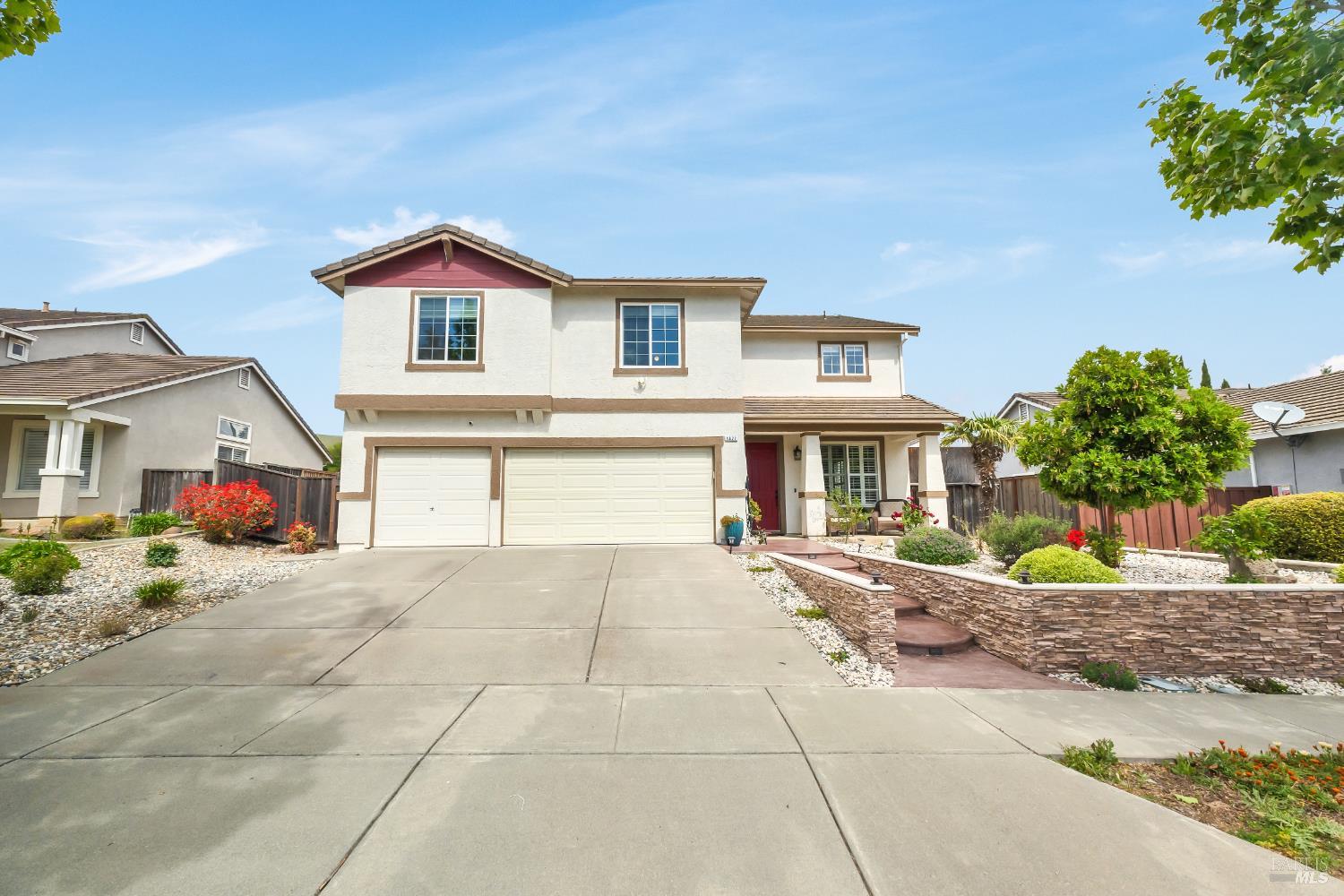 Detail Gallery Image 3 of 44 For 4822 N Ridgefield Way, Fairfield,  CA 94534 - 5 Beds | 3 Baths