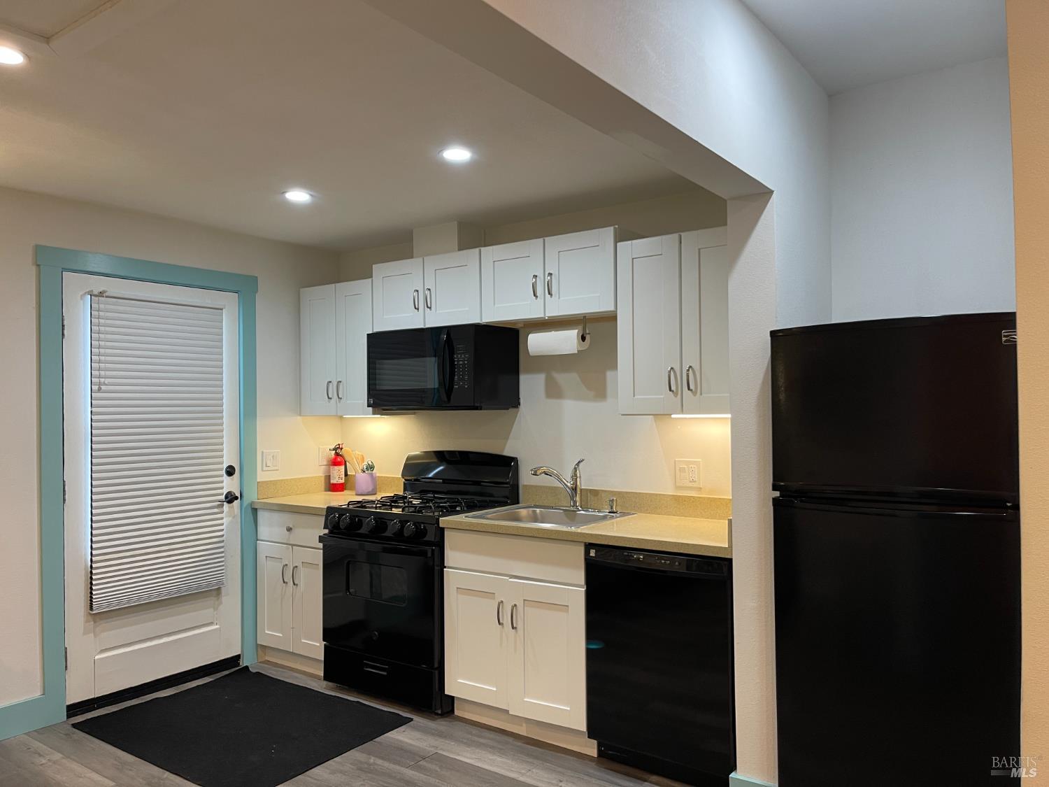 Detail Gallery Image 15 of 68 For 458 E San Francisco Ave, Willits,  CA 95490 - 4 Beds | 2 Baths
