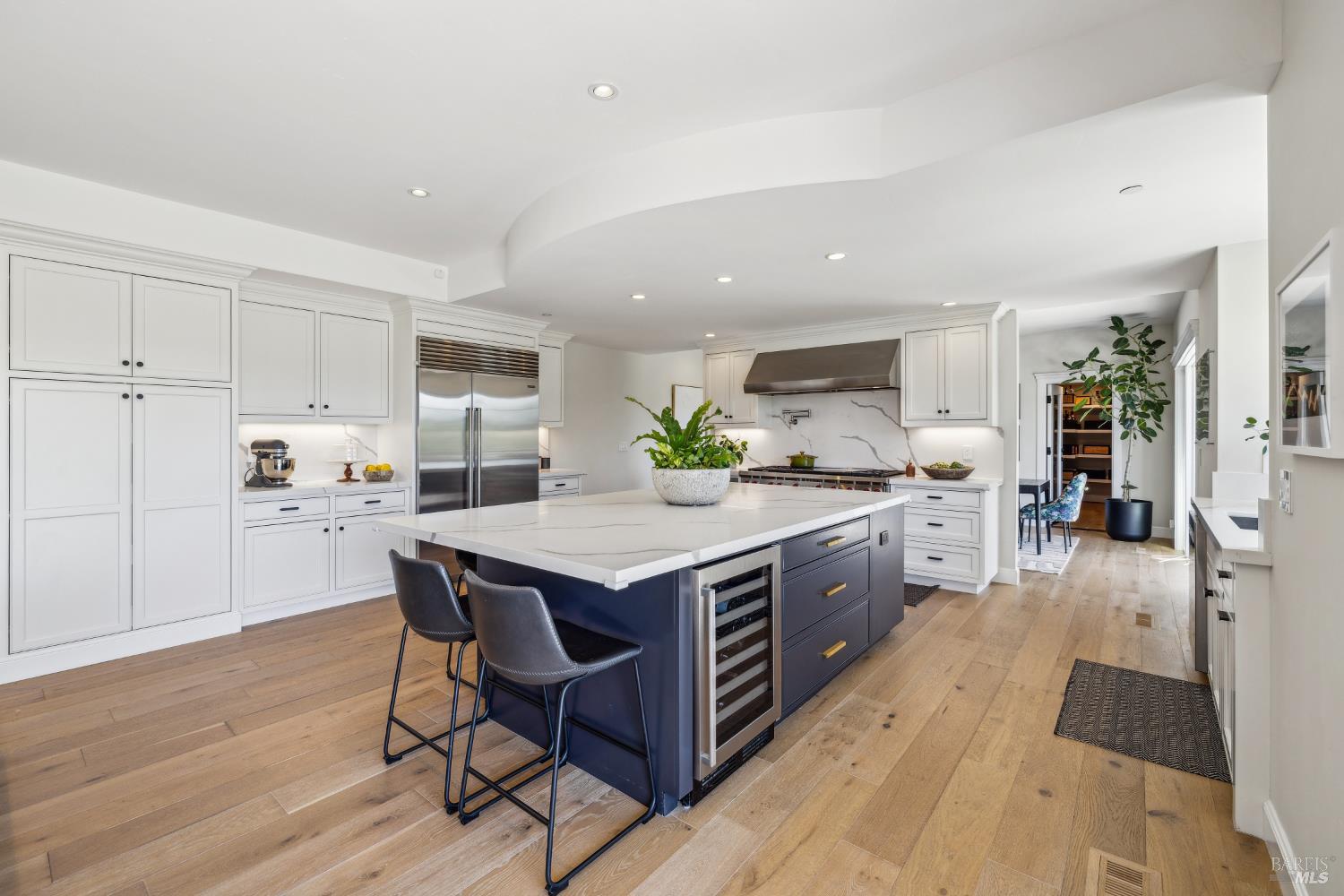 Detail Gallery Image 33 of 64 For 6 Live Oak Way, San Rafael,  CA 94901 - 4 Beds | 4/1 Baths