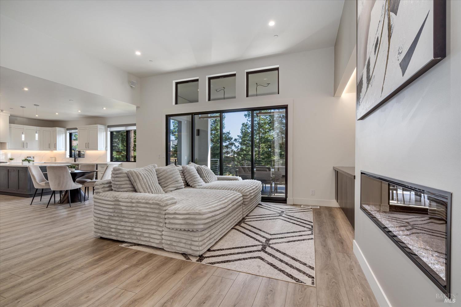 Detail Gallery Image 14 of 60 For 1994 W Bristlecone Ct, Santa Rosa,  CA 95403 - 4 Beds | 3/1 Baths