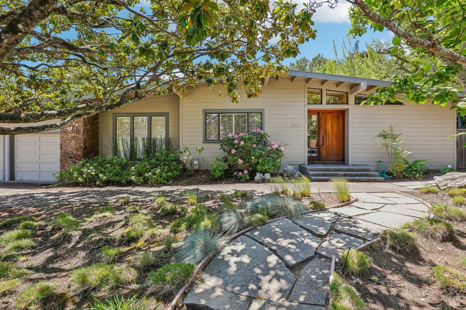 Detail Gallery Image 1 of 41 For 225 Van Winkle Dr, San Anselmo,  CA 94960 - 5 Beds | 4 Baths