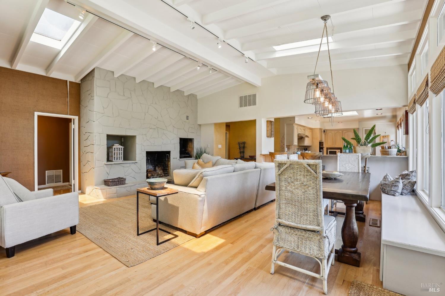 Detail Gallery Image 9 of 41 For 225 Van Winkle Dr, San Anselmo,  CA 94960 - 5 Beds | 4 Baths