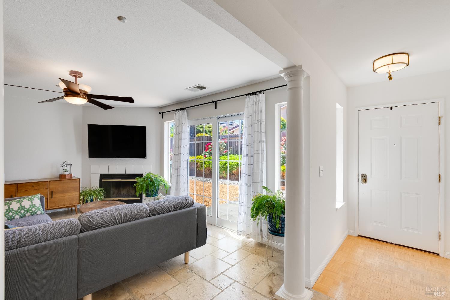 Detail Gallery Image 10 of 38 For 364 Columbia Cir, Benicia,  CA 94510 - 2 Beds | 2 Baths
